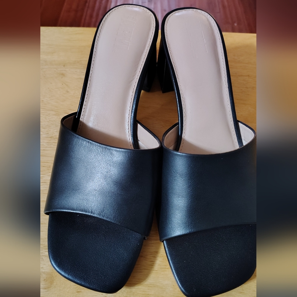 Black Leather Mules with Polished Finish